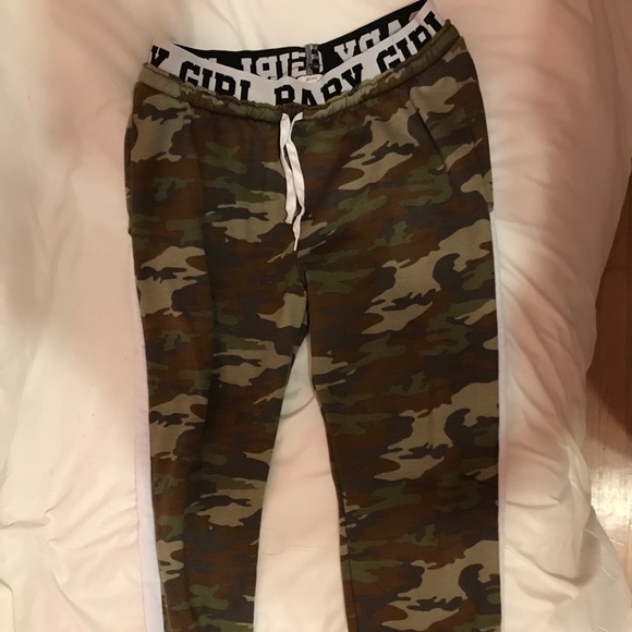 Camo “BABYGIRL” Jogging/Sweatpants - Picture 2 of 4
